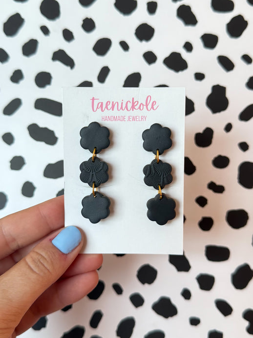 Black | Flower Triple