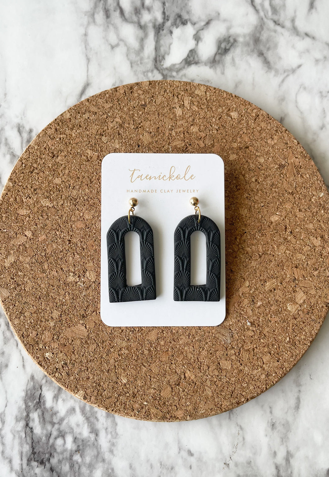 Open Arch | Black